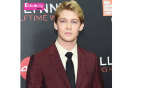 Joe Alwyn Wiki, Biography, Age, Parents, Ethnicity, Height, Wife